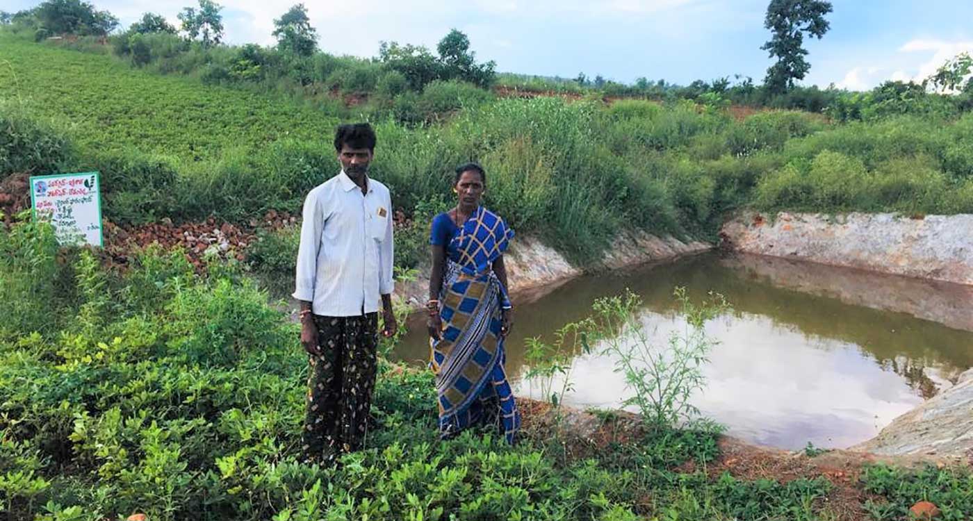 Farmers at their farm pond in the Kurnool watershed. Photo: ICRISAT Development Center