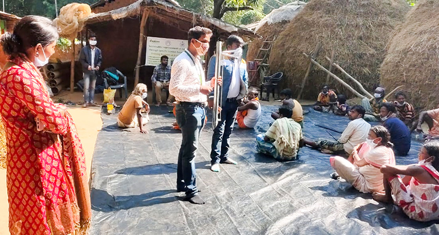 Demonstration of seed dibbler at Bhonsuli village, Nabarangpur district. Photo: ICRISAT Development Center